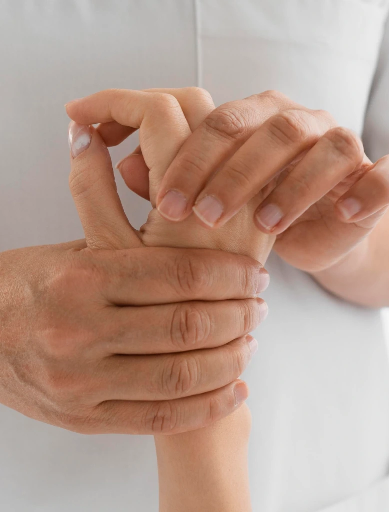 Hand Tendonitis Surgery: Step-by-Step Banner