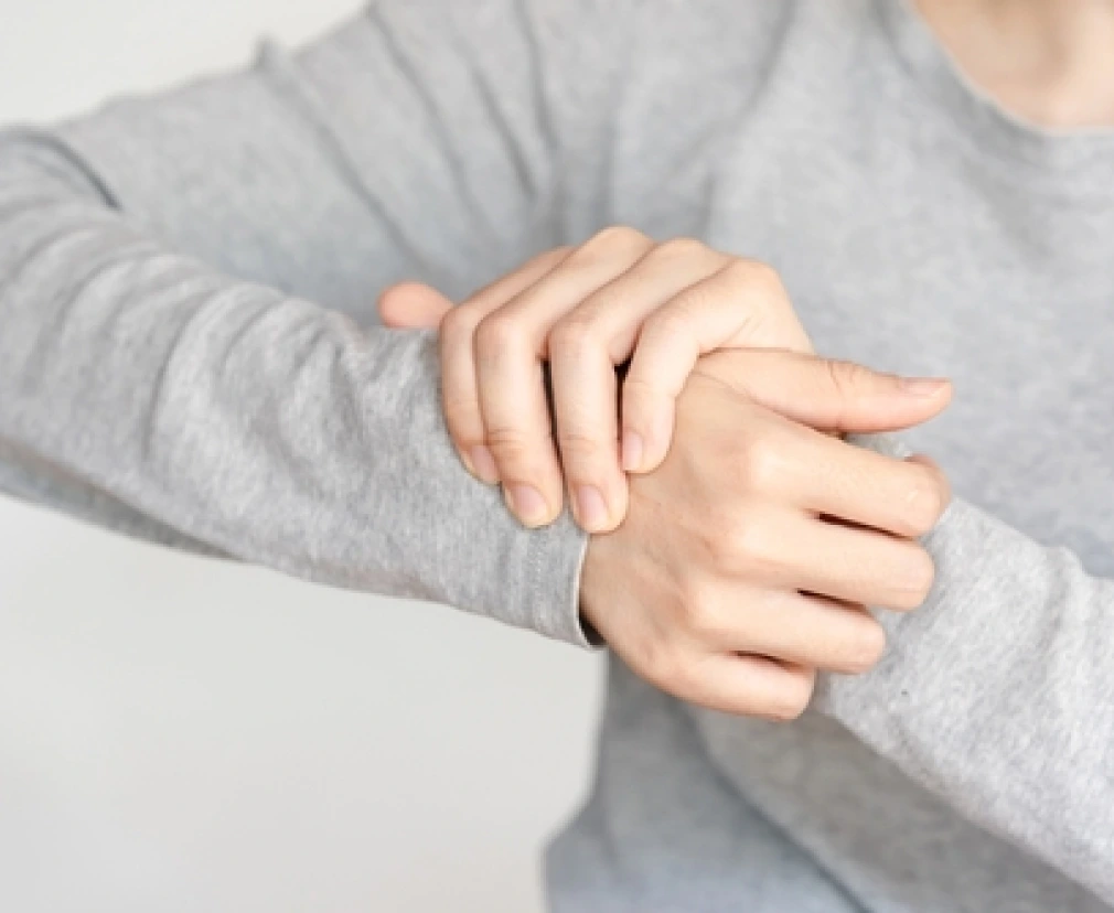 Hand Conditions Miami Florida: Complex Tear Banner