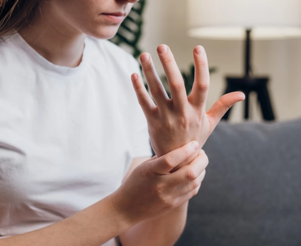 Hand Conditions Miami Florida: De Quervain’s Tenosynovitis Banner